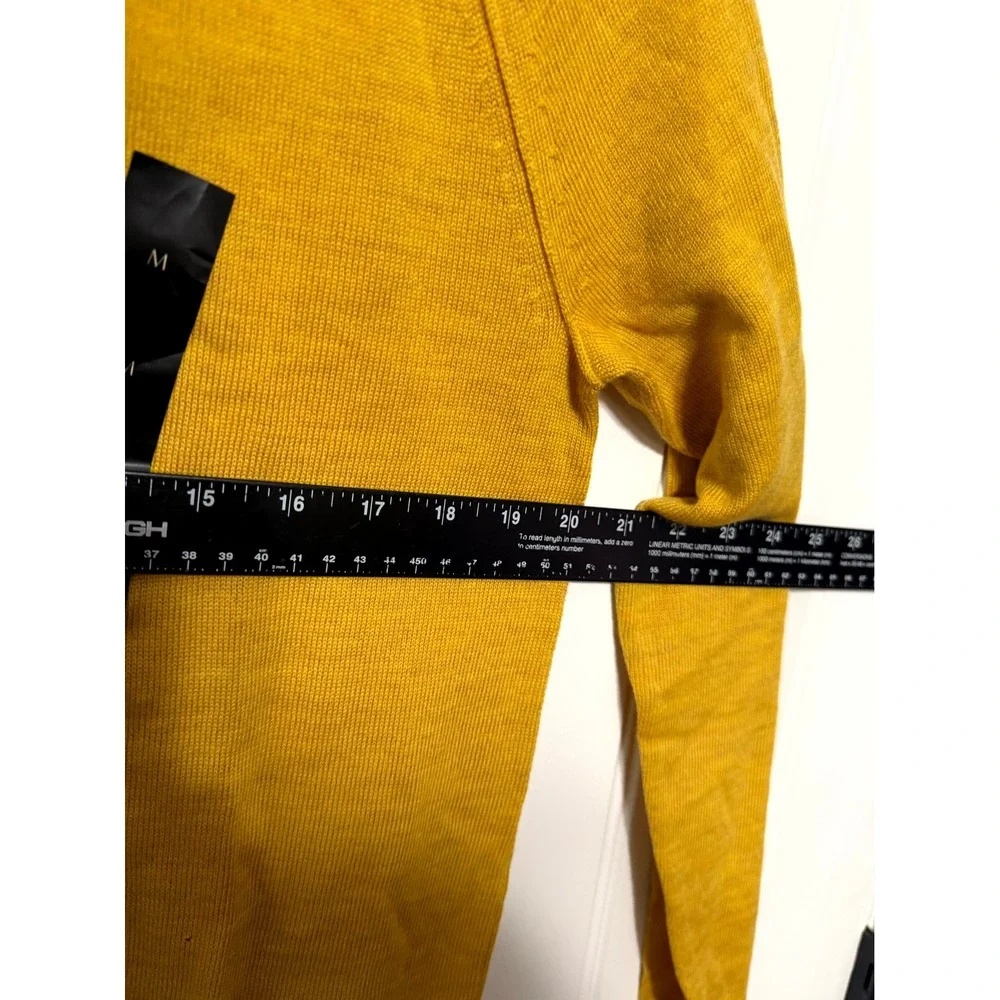 Banana Republic Sweater Mens Medium Mustard Yellow 100% Merino Wool Raglan Crew